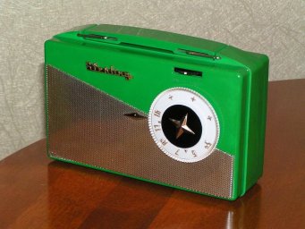 "STERLING LS-4" портативный ламповый радиоприёмник.&nbsp;