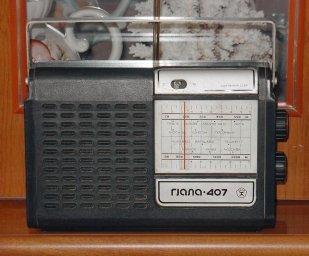 &laquo;Гиала-407&raquo; портативный радиоприёмник.
